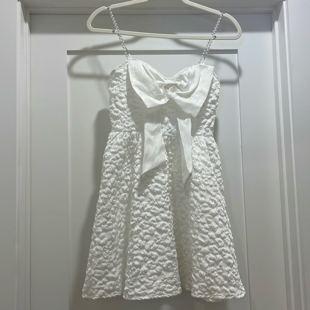 Beautiful white bow accent mini dress, bridal, graduation